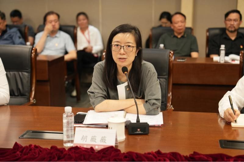 校领导到终身教育学院召开深入贯彻中央八项规定精神学习教育调研交流会